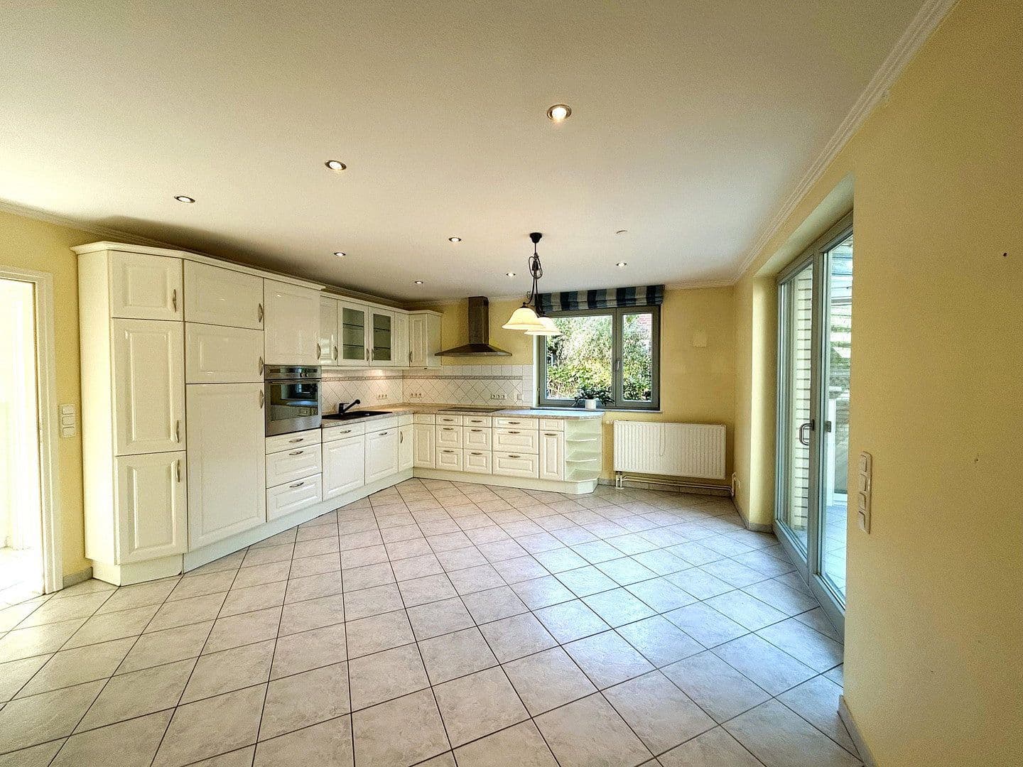 Prodej domu 324 m², pozemek 1.111 m², Mönkeberg, Šlesvicko-Holštýnsko Prodej domu 324 m², pozemek 1.111 m², Mönkeberg, Šlesvicko-Holštýnsko