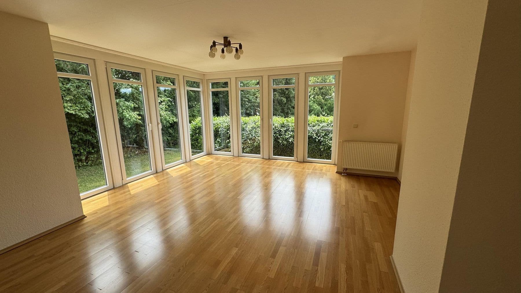 Prodej nebytového prostoru 6.330 m², Kämpfelbach, Bádensko-Württembersko Prodej nebytového prostoru 6.330 m², Kämpfelbach, Bádensko-Württembersko