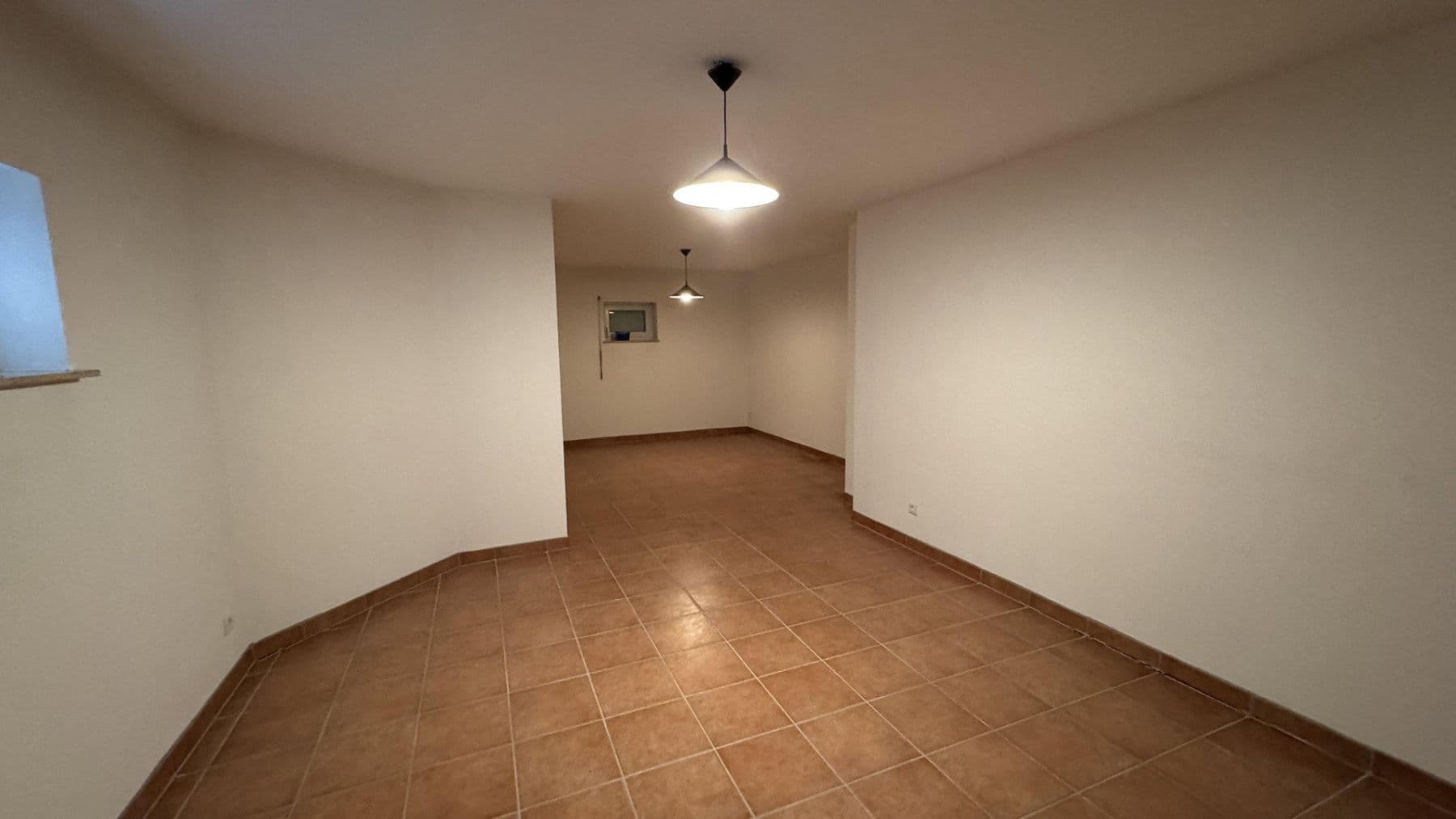 Prodej nebytového prostoru 6.330 m², Kämpfelbach, Bádensko-Württembersko Prodej nebytového prostoru 6.330 m², Kämpfelbach, Bádensko-Württembersko