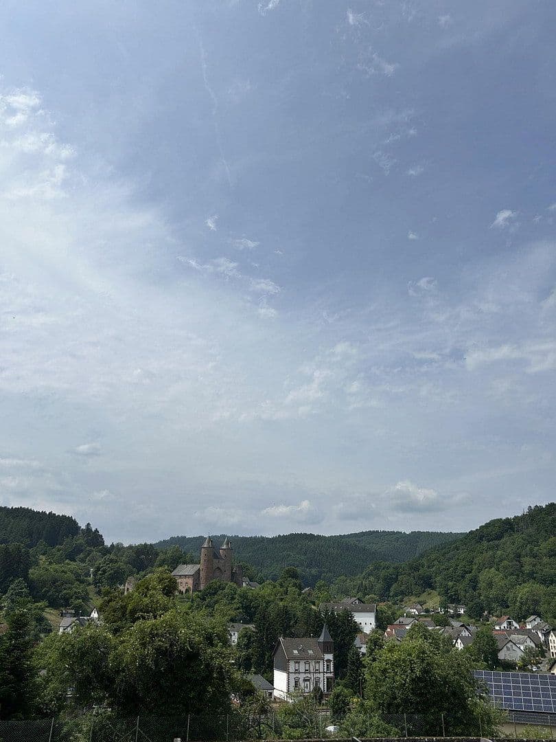 Prodej domu 240 m², pozemek 2.468 m², Mürlenbach, Porýní-Falc Prodej domu 240 m², pozemek 2.468 m², Mürlenbach, Porýní-Falc