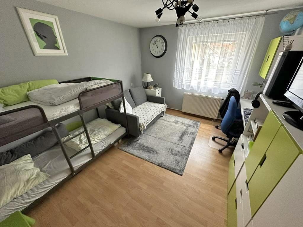 Pronájem bytu 3+1 81 m², Rhönstr.5, Waghäusel, Bádensko-Württembersko Pronájem bytu 3+1 81 m², Rhönstr.5, Waghäusel, Bádensko-Württembersko