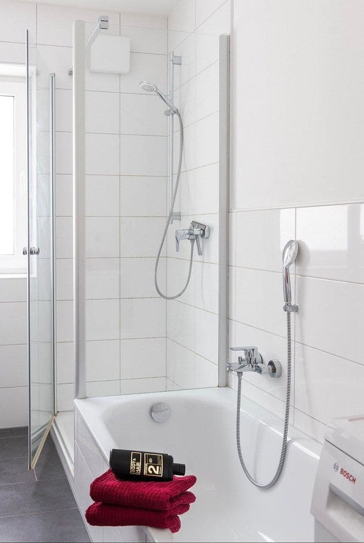 Pronájem bytu 2+1 64 m², Laurentiusstr. 20, Würzburg, Bavorsko Pronájem bytu 2+1 64 m², Laurentiusstr. 20, Würzburg, Bavorsko