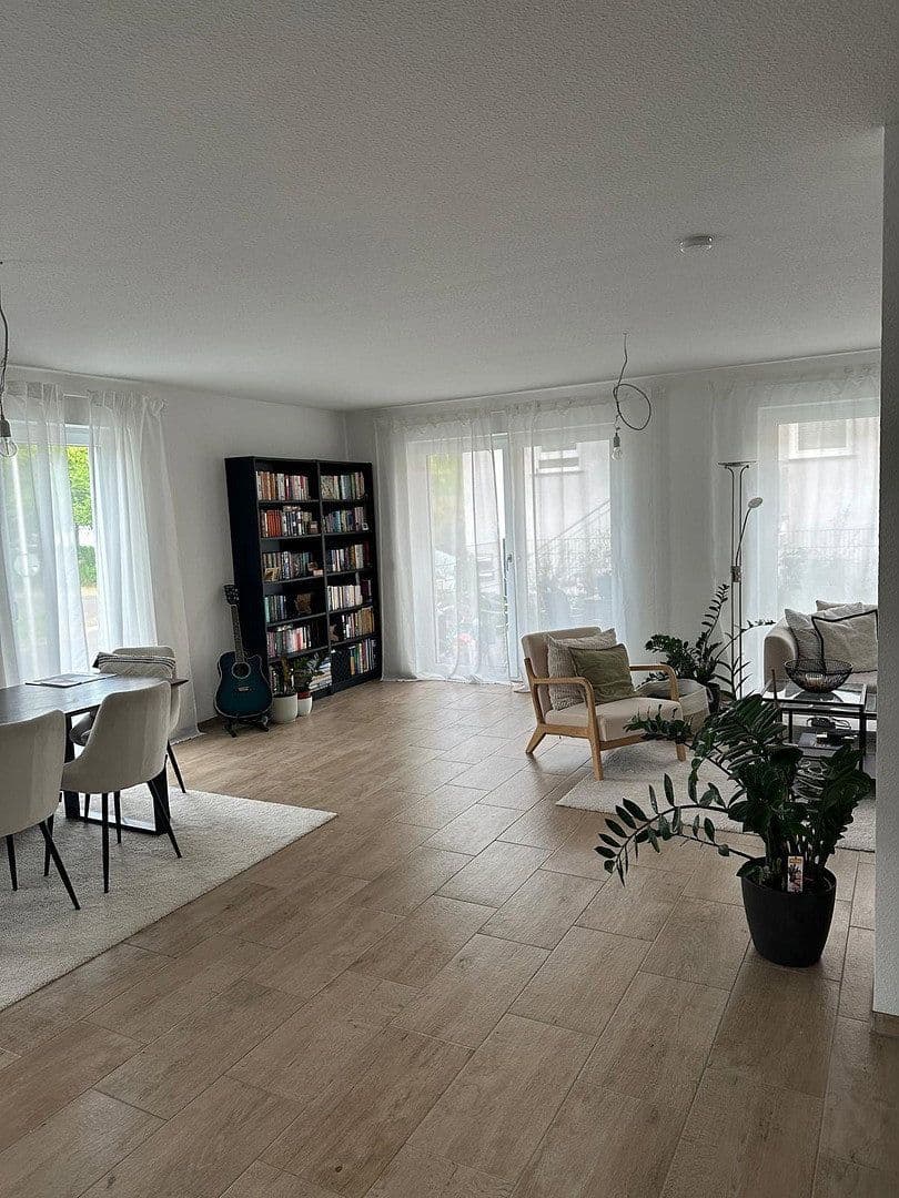 Pronájem domu 144 m², pozemek 269 m², Haibach, Bavorsko Pronájem domu 144 m², pozemek 269 m², Haibach, Bavorsko