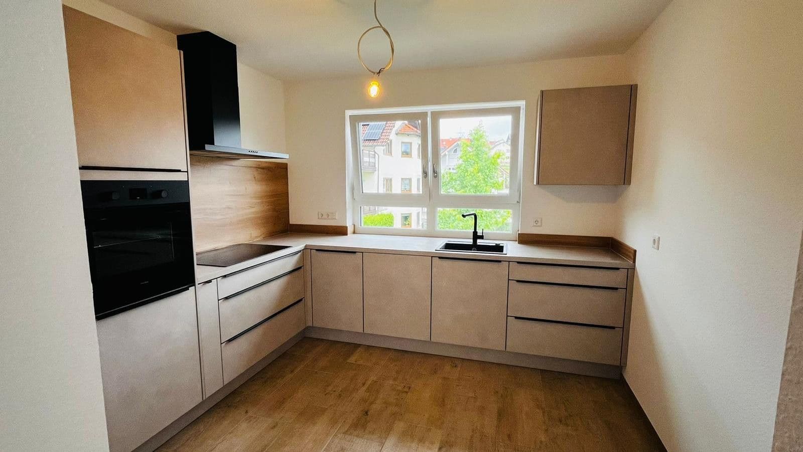 Pronájem domu 144 m², pozemek 269 m², Haibach, Bavorsko Pronájem domu 144 m², pozemek 269 m², Haibach, Bavorsko