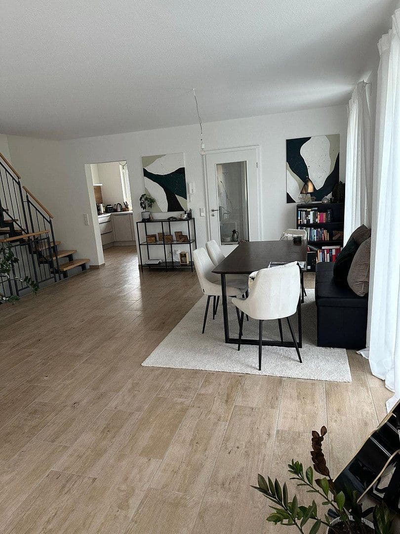 Pronájem domu 144 m², pozemek 269 m², Haibach, Bavorsko Pronájem domu 144 m², pozemek 269 m², Haibach, Bavorsko