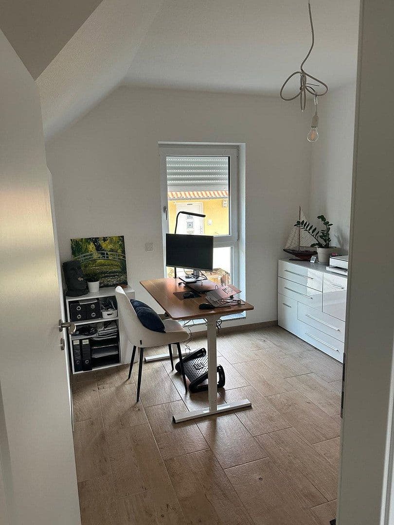 Pronájem domu 144 m², pozemek 269 m², Haibach, Bavorsko Pronájem domu 144 m², pozemek 269 m², Haibach, Bavorsko