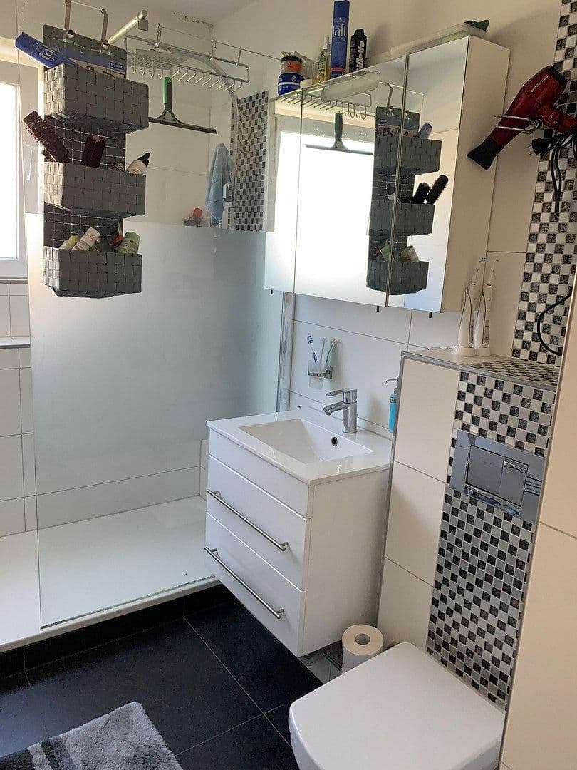 Pronájem bytu 4+1 97 m², Glaserstr. 11, Frankfurt am Main Oberrad, Hessen Pronájem bytu 4+1 97 m², Glaserstr. 11, Frankfurt am Main Oberrad, Hessen