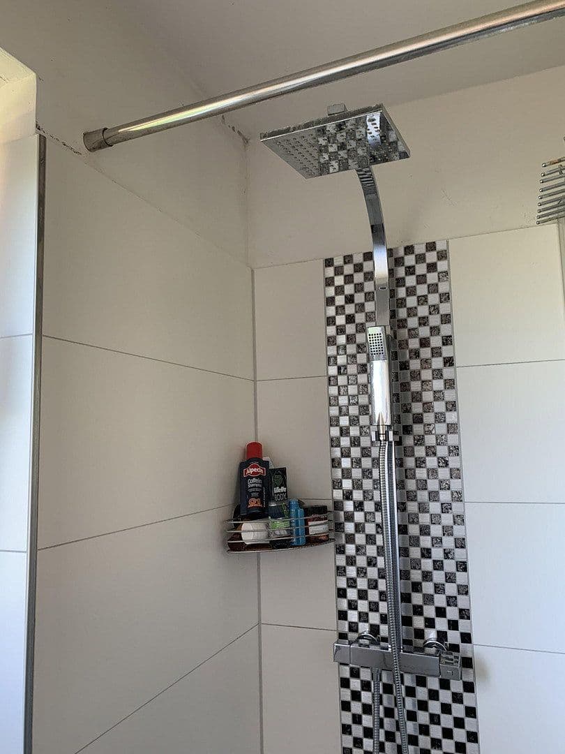 Pronájem bytu 4+1 97 m², Glaserstr. 11, Frankfurt am Main Oberrad, Hessen Pronájem bytu 4+1 97 m², Glaserstr. 11, Frankfurt am Main Oberrad, Hessen