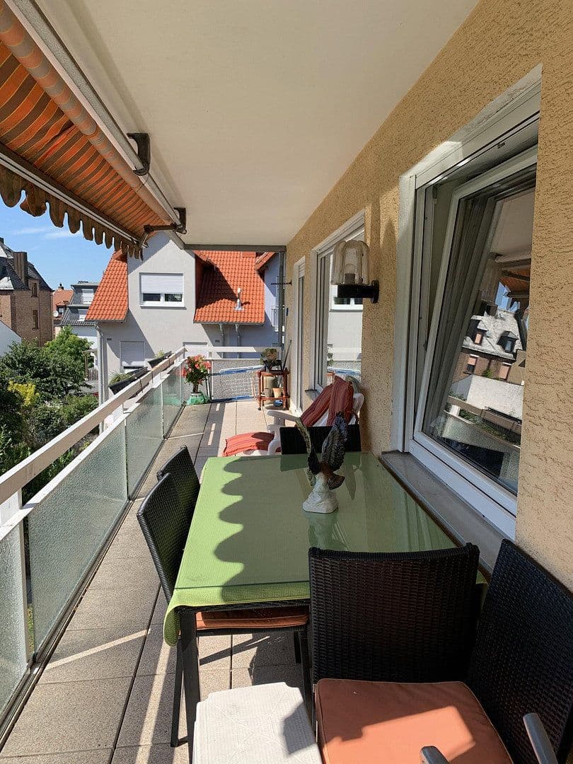 Pronájem bytu 4+1 97 m², Glaserstr. 11, Frankfurt am Main Oberrad, Hessen Pronájem bytu 4+1 97 m², Glaserstr. 11, Frankfurt am Main Oberrad, Hessen