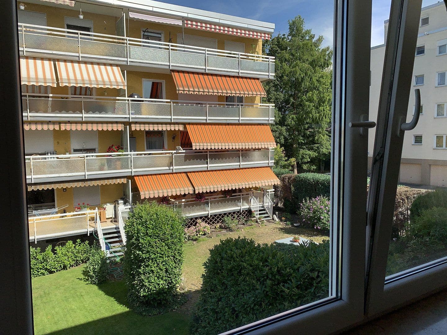 Pronájem bytu 4+1 97 m², Glaserstr. 11, Frankfurt am Main Oberrad, Hessen Pronájem bytu 4+1 97 m², Glaserstr. 11, Frankfurt am Main Oberrad, Hessen