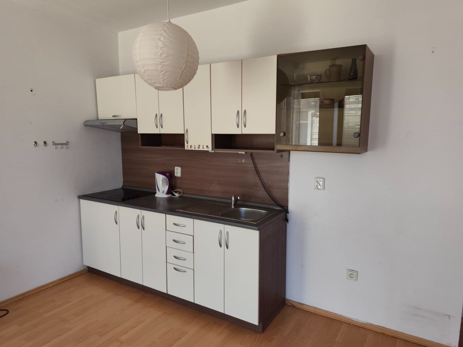 Pronájem bytu 1+kk 36 m², Resselovo náměstí, Chrudim, Pardubický kraj Pronájem bytu 1+kk 36 m², Resselovo náměstí, Chrudim, Pardubický kraj