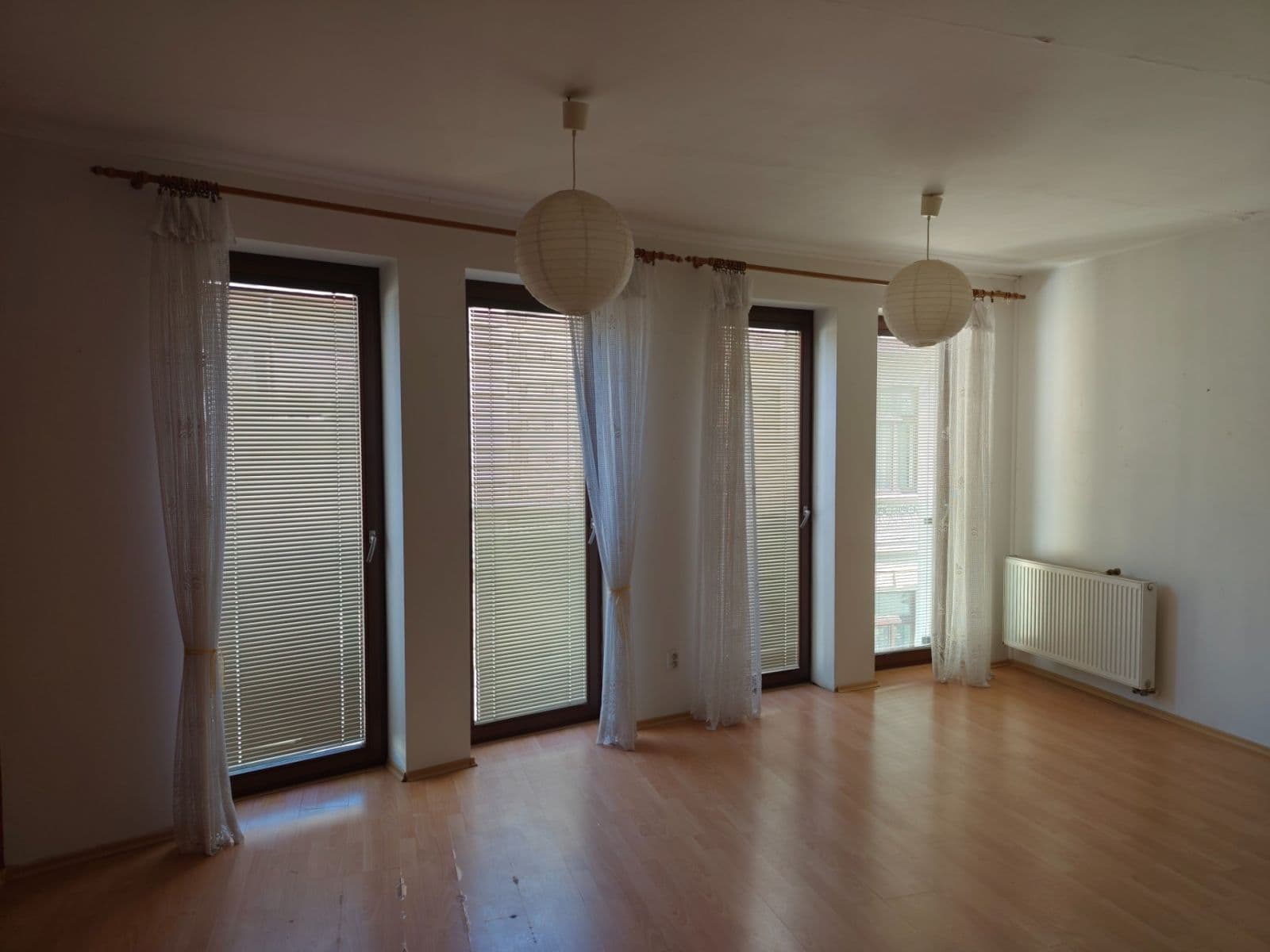 Pronájem bytu 1+kk 36 m², Resselovo náměstí, Chrudim, Pardubický kraj Pronájem bytu 1+kk 36 m², Resselovo náměstí, Chrudim, Pardubický kraj