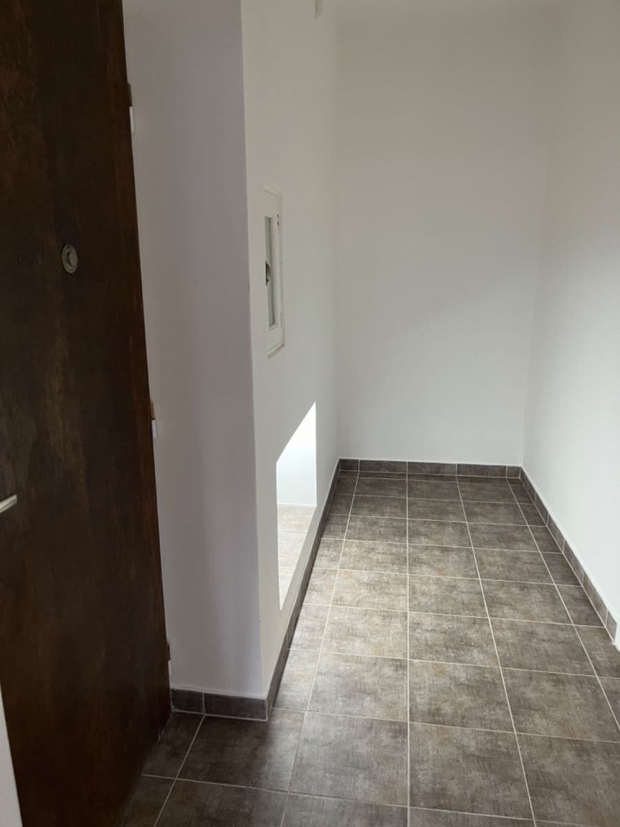 Pronájem bytu 1+1 40 m², Puškinovo náměstí, Praha, Praha Pronájem bytu 1+1 40 m², Puškinovo náměstí, Praha, Praha