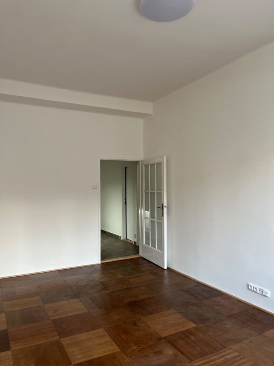 Pronájem bytu 1+1 40 m², Puškinovo náměstí, Praha, Praha Pronájem bytu 1+1 40 m², Puškinovo náměstí, Praha, Praha