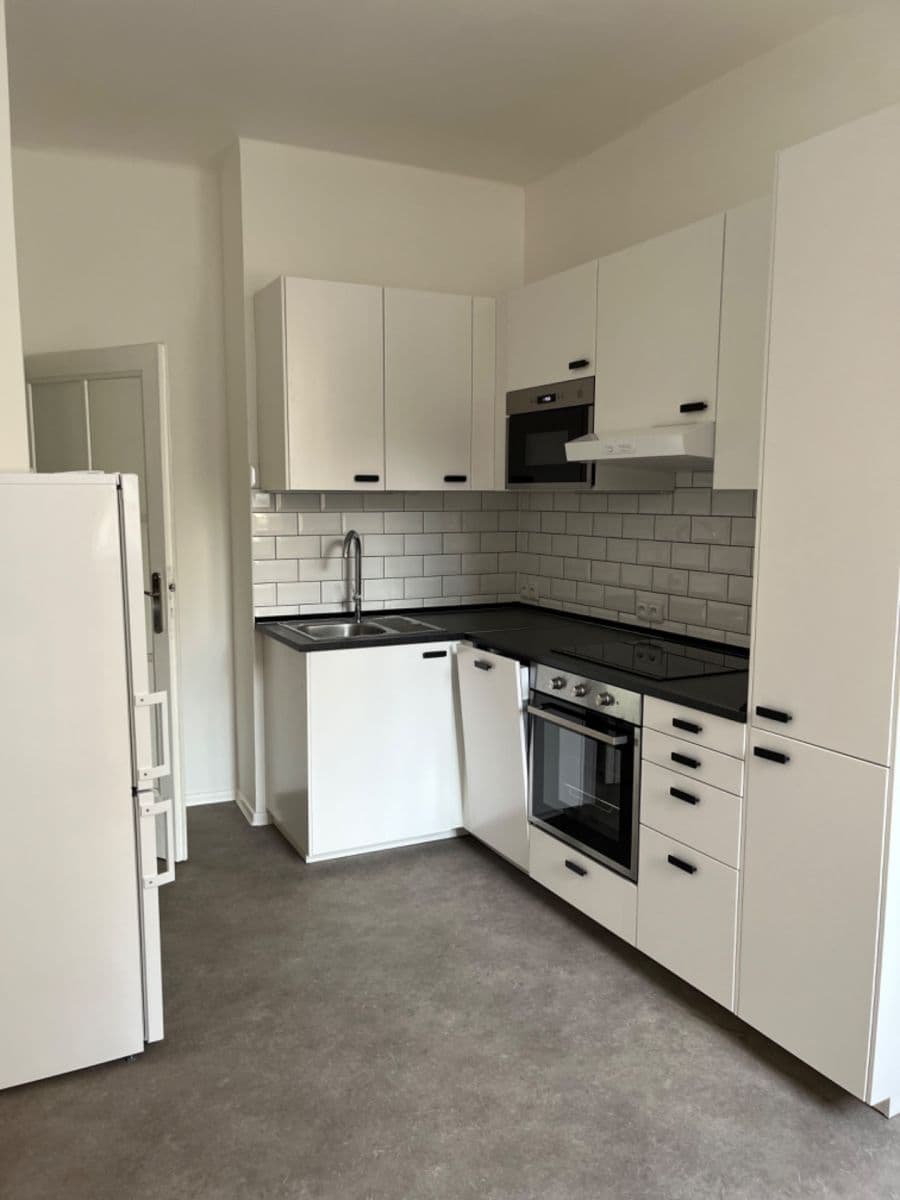 Pronájem bytu 1+1 40 m², Puškinovo náměstí, Praha, Praha Pronájem bytu 1+1 40 m², Puškinovo náměstí, Praha, Praha