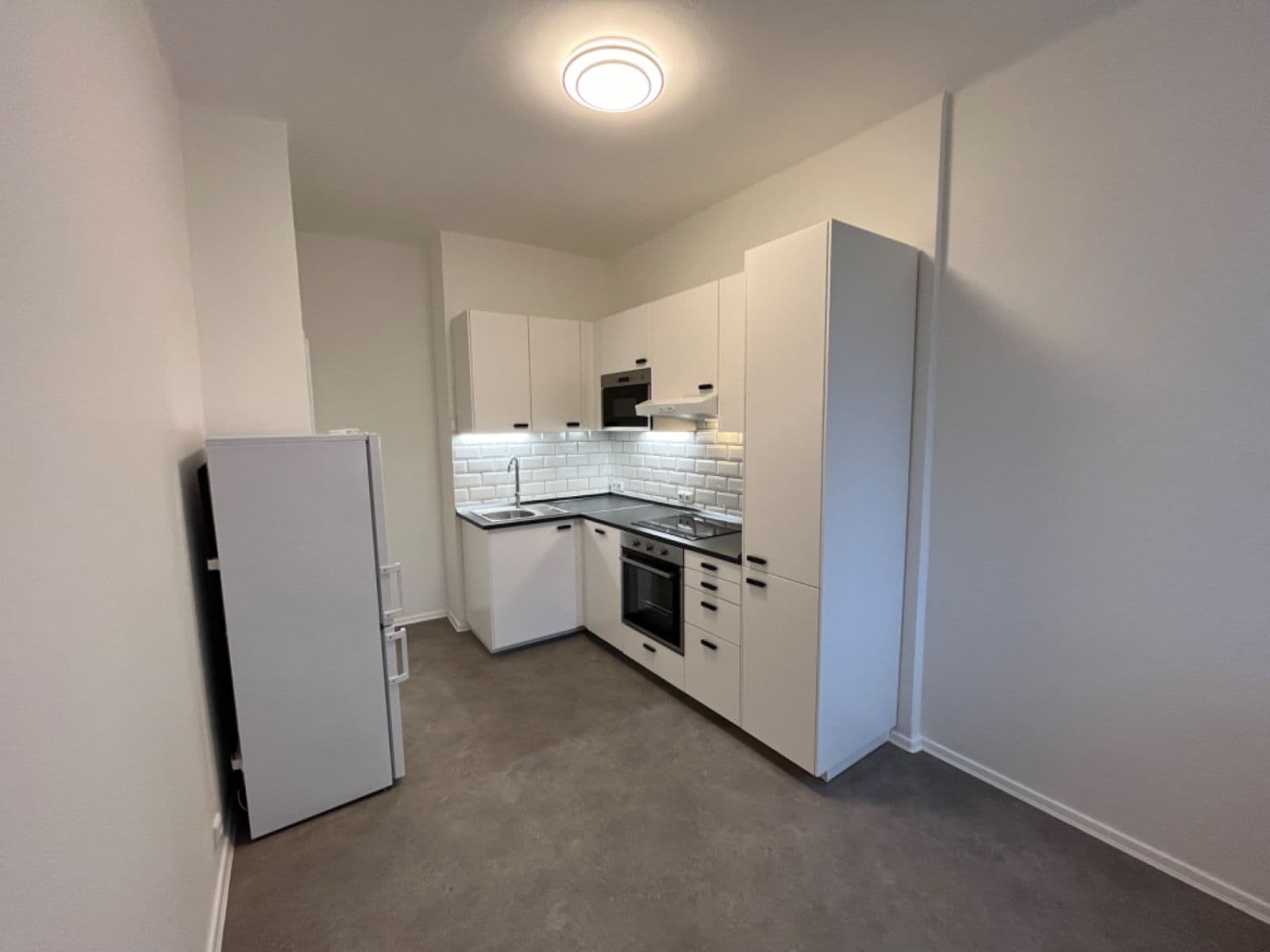 Pronájem bytu 1+1 40 m², Puškinovo náměstí, Praha, Praha Pronájem bytu 1+1 40 m², Puškinovo náměstí, Praha, Praha