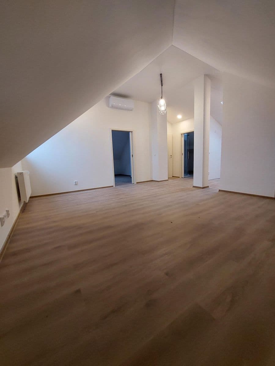 Pronájem bytu 3+kk 602 m², K Novému dvoru, Praha, Praha Pronájem bytu 3+kk 602 m², K Novému dvoru, Praha, Praha