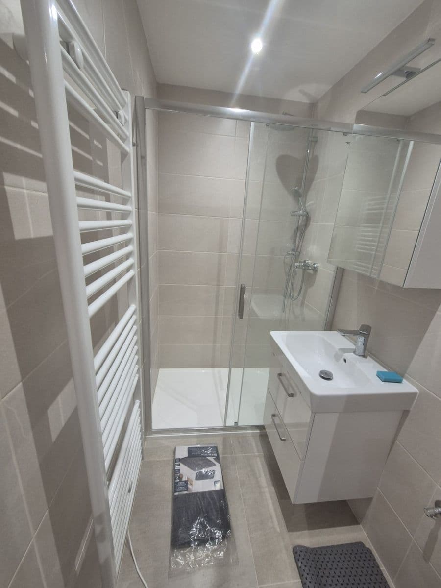 Pronájem bytu 2+kk 43 m², Chabařovická, Praha, Praha Pronájem bytu 2+kk 43 m², Chabařovická, Praha, Praha