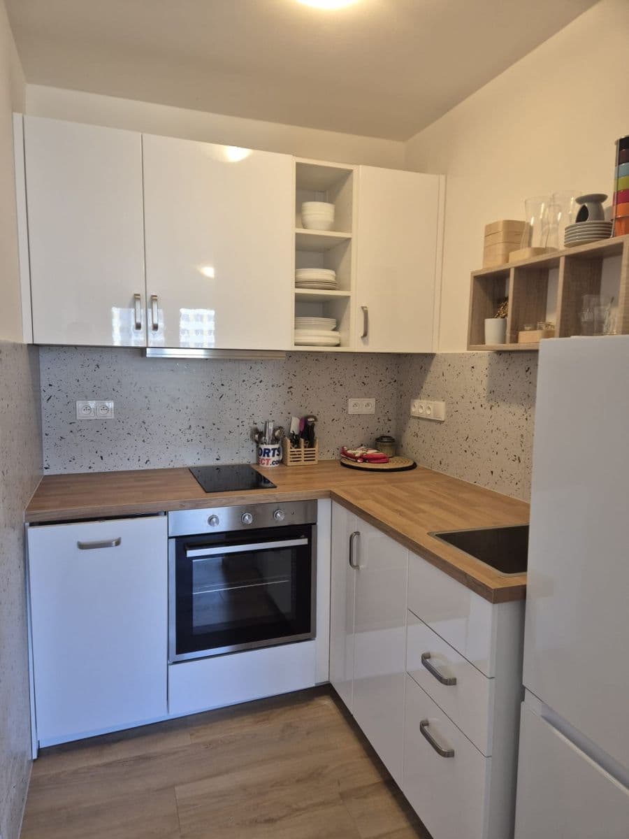 Pronájem bytu 2+kk 43 m², Chabařovická, Praha, Praha Pronájem bytu 2+kk 43 m², Chabařovická, Praha, Praha