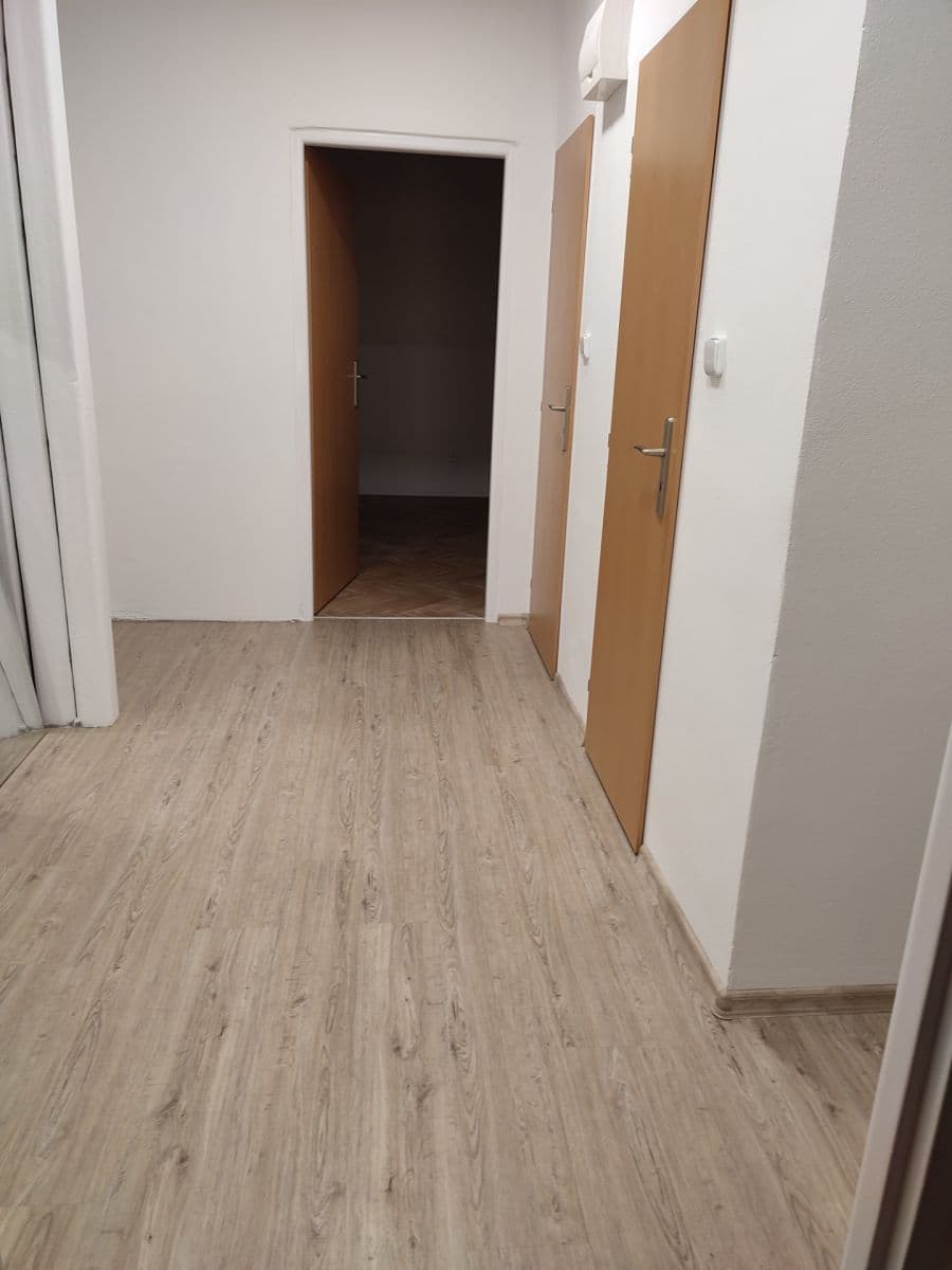 Pronájem bytu 2+1 54 m², Tyršova, Zlín, Zlínský kraj Pronájem bytu 2+1 54 m², Tyršova, Zlín, Zlínský kraj