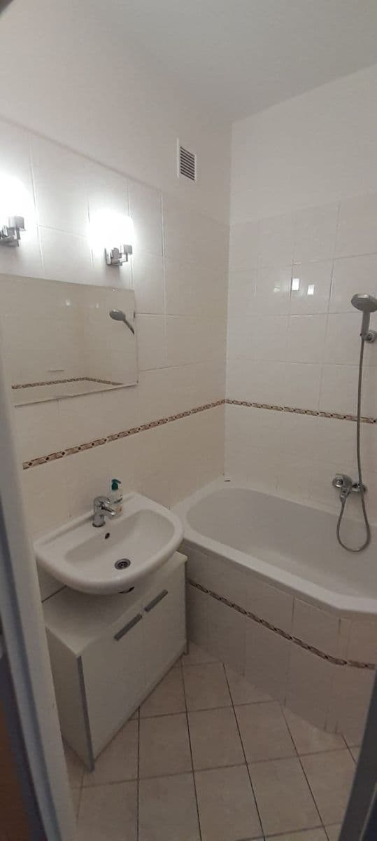 Pronájem bytu 2+1 54 m², Tyršova, Zlín, Zlínský kraj Pronájem bytu 2+1 54 m², Tyršova, Zlín, Zlínský kraj
