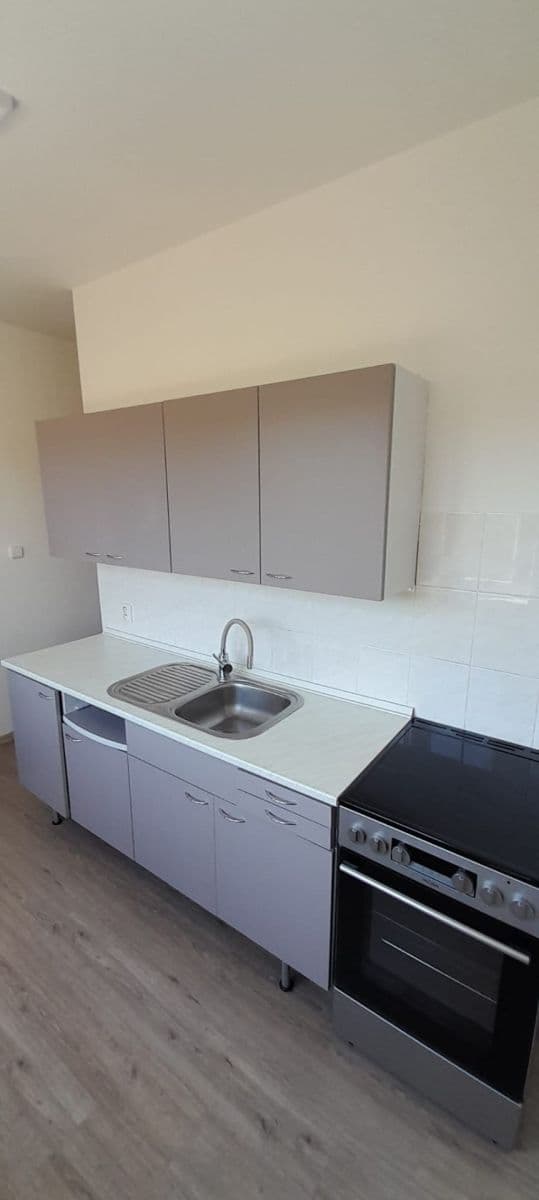Pronájem bytu 2+1 54 m², Tyršova, Zlín, Zlínský kraj Pronájem bytu 2+1 54 m², Tyršova, Zlín, Zlínský kraj