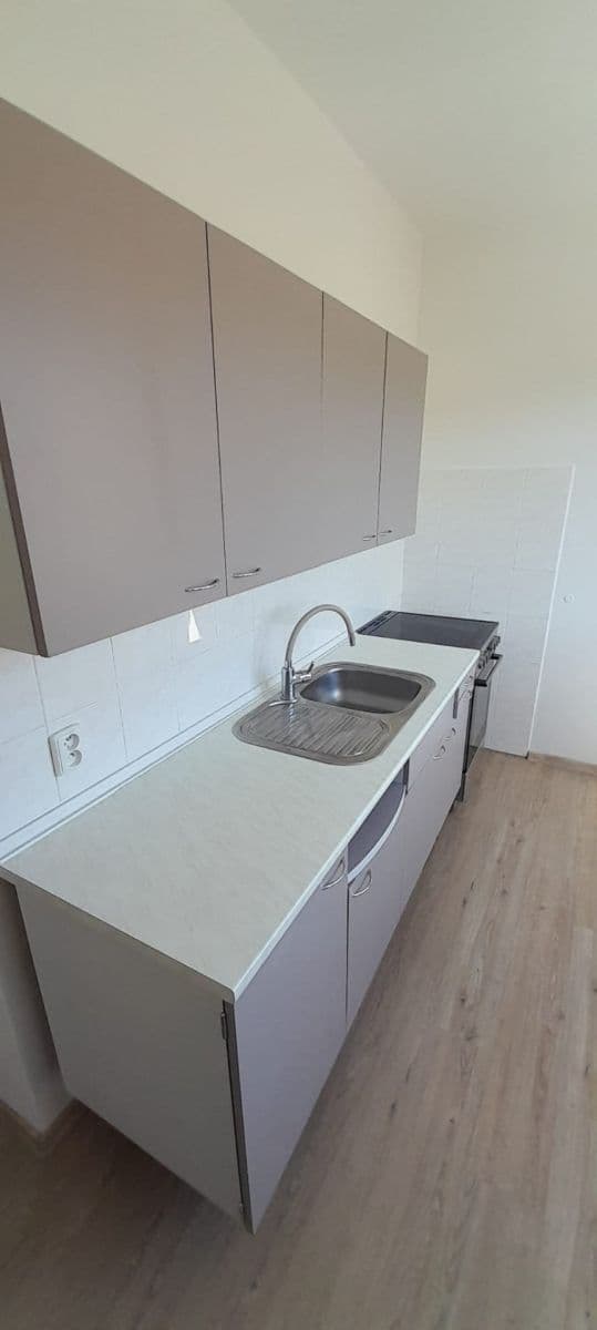 Pronájem bytu 2+1 54 m², Tyršova, Zlín, Zlínský kraj Pronájem bytu 2+1 54 m², Tyršova, Zlín, Zlínský kraj
