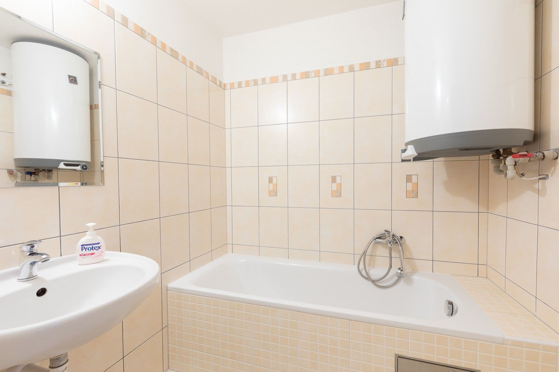 Pronájem bytu 1+1 40 m², Mahenova, Praha, Praha Pronájem bytu 1+1 40 m², Mahenova, Praha, Praha