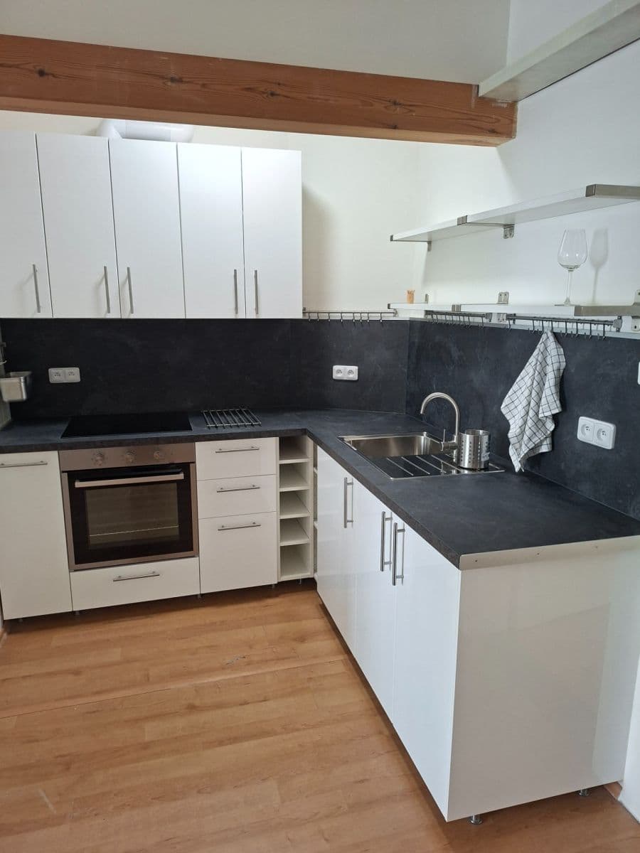 Pronájem bytu 2+kk 46 m², Holandská, Praha, Praha Pronájem bytu 2+kk 46 m², Holandská, Praha, Praha