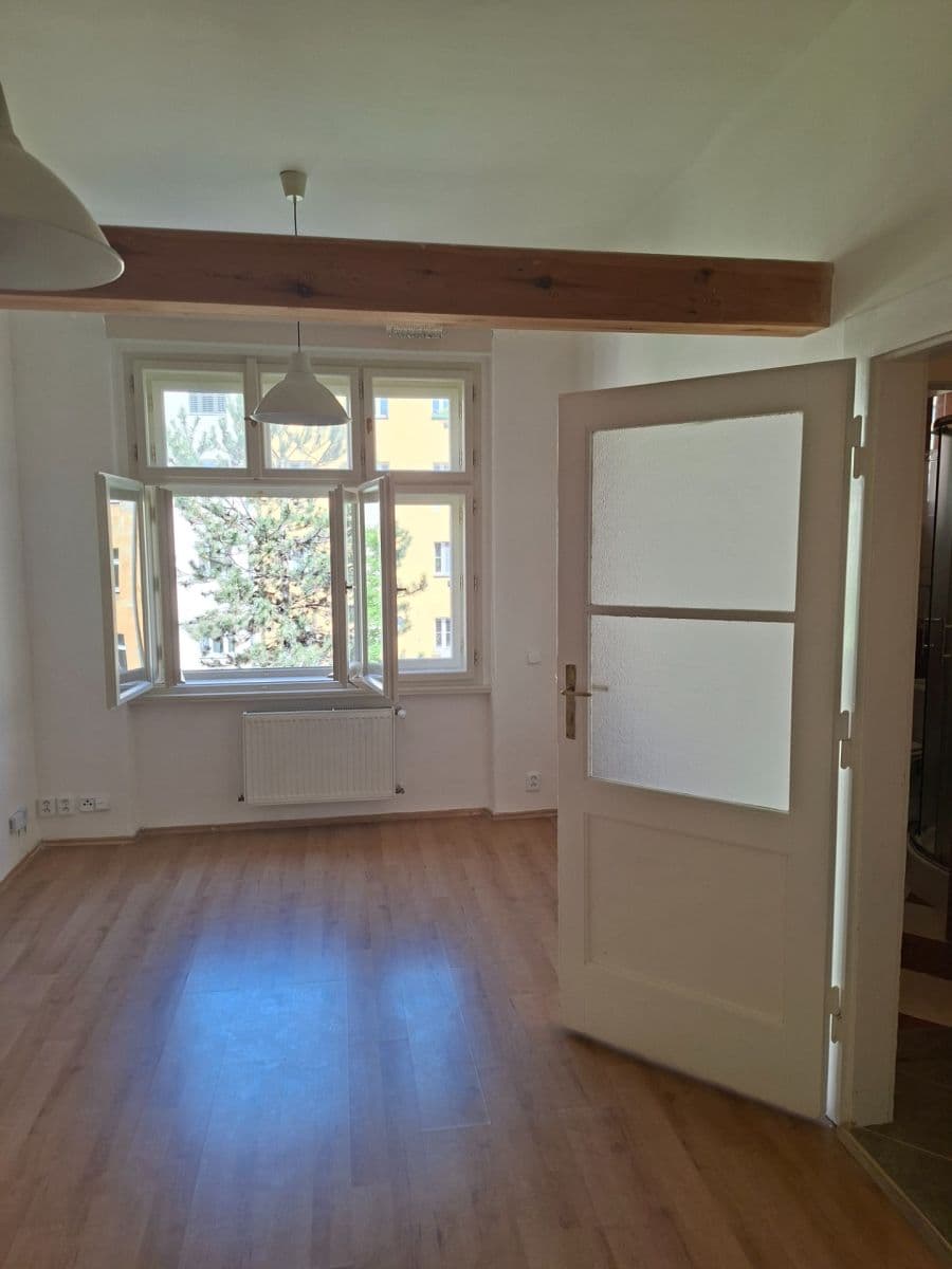 Pronájem bytu 2+kk 46 m², Holandská, Praha, Praha Pronájem bytu 2+kk 46 m², Holandská, Praha, Praha