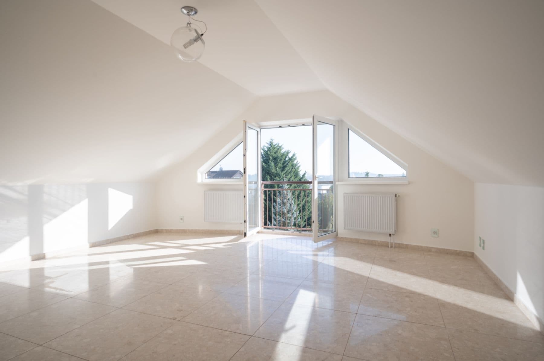 Prodej bytu 3+1 134 m², Dělnická, Dolní Břežany, Středočeský kraj Prodej bytu 3+1 134 m², Dělnická, Dolní Břežany, Středočeský kraj