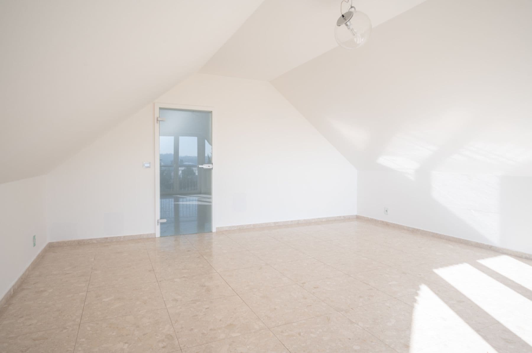 Prodej bytu 3+1 134 m², Dělnická, Dolní Břežany, Středočeský kraj Prodej bytu 3+1 134 m², Dělnická, Dolní Břežany, Středočeský kraj
