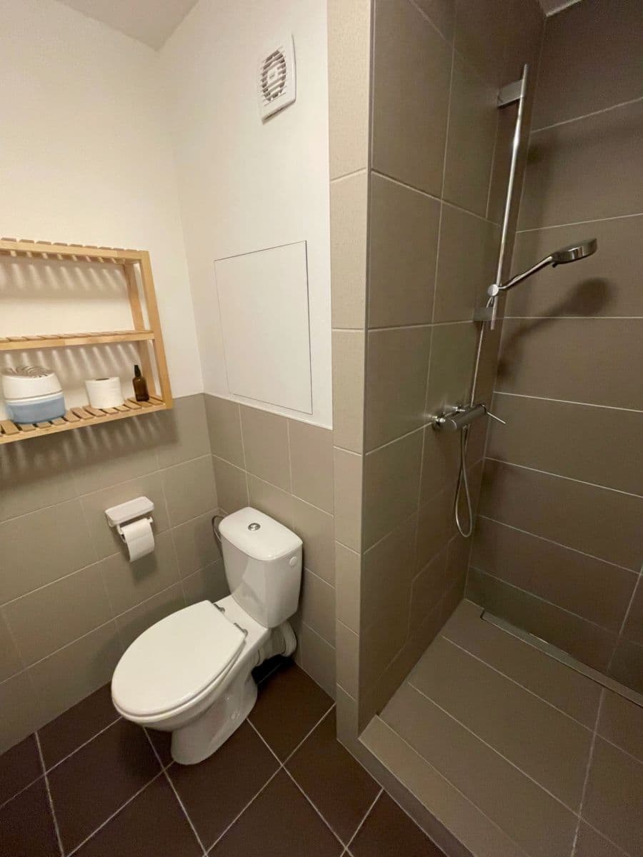 Pronájem bytu 2+kk 43 m², Rezlerova, Praha, Praha Pronájem bytu 2+kk 43 m², Rezlerova, Praha, Praha