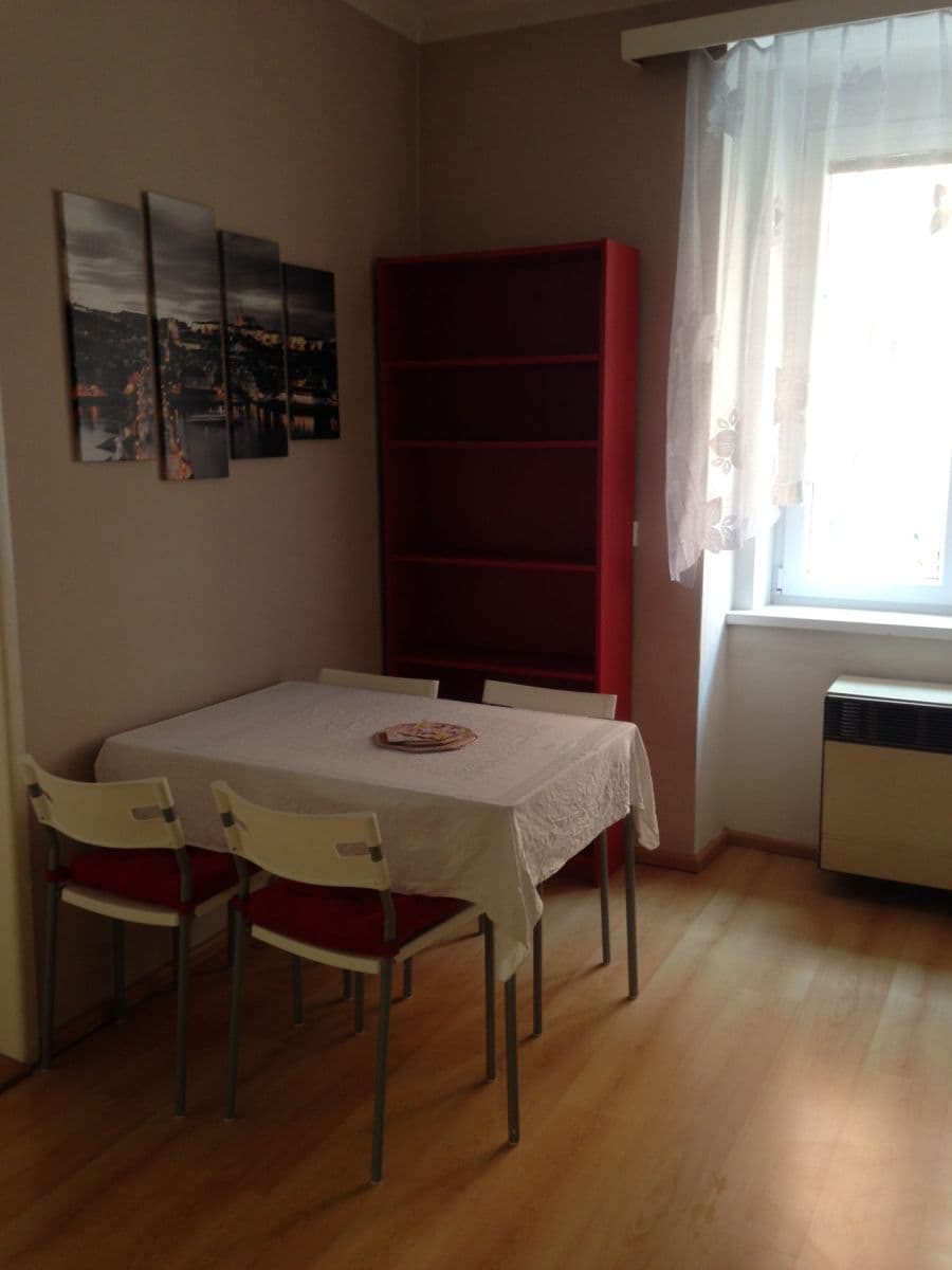 Pronájem bytu 1+1 38 m², Přístavní, Praha, Praha Pronájem bytu 1+1 38 m², Přístavní, Praha, Praha
