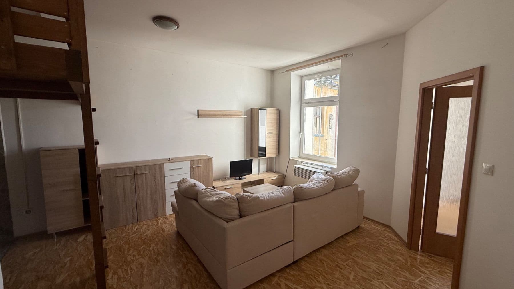 Pronájem bytu 1+1 40 m², Rubešova, Plzeň, Plzeňský kraj Pronájem bytu 1+1 40 m², Rubešova, Plzeň, Plzeňský kraj
