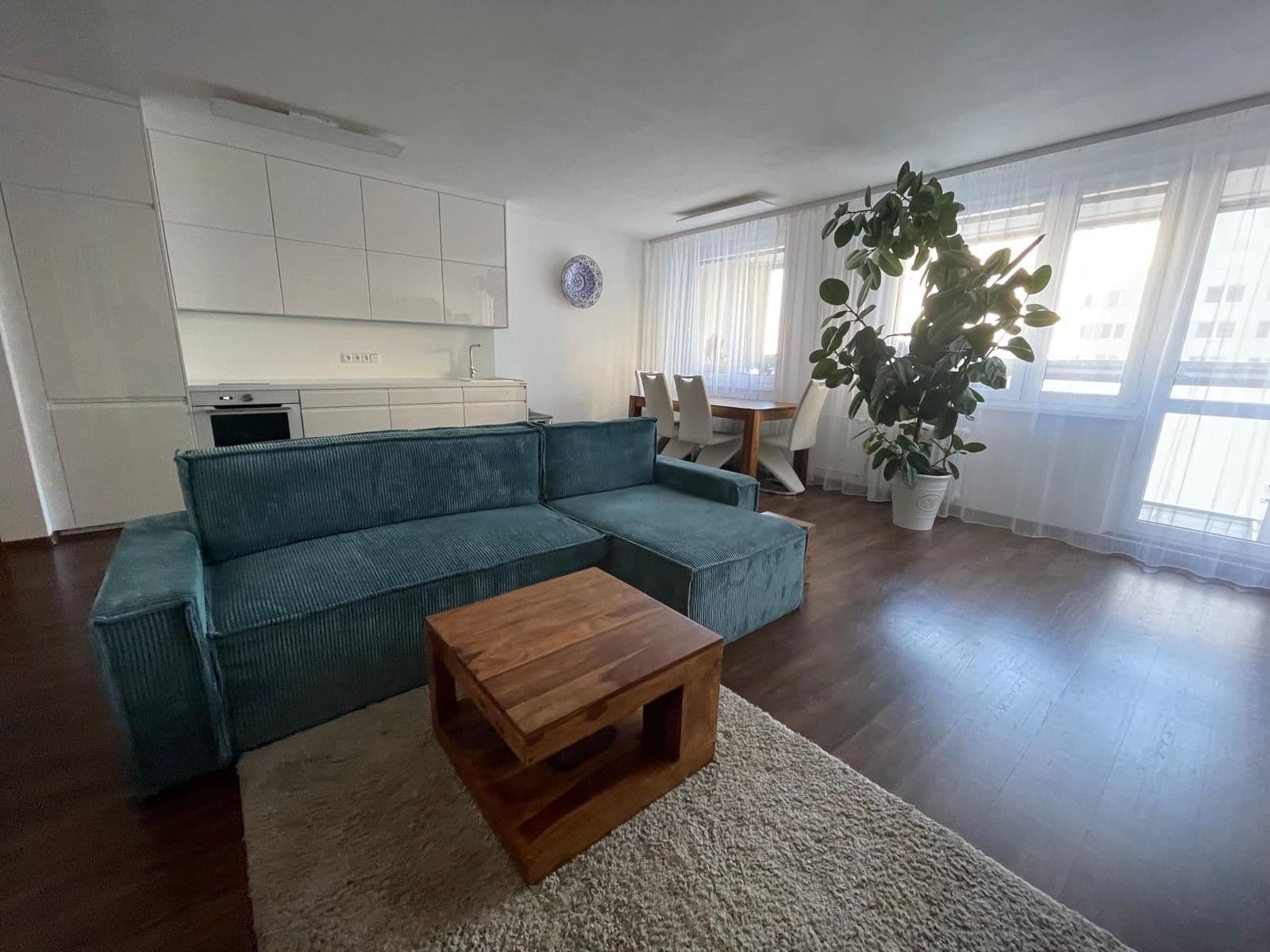 Pronájem bytu 3+kk 82 m², Jeseniova, Praha, Praha Pronájem bytu 3+kk 82 m², Jeseniova, Praha, Praha
