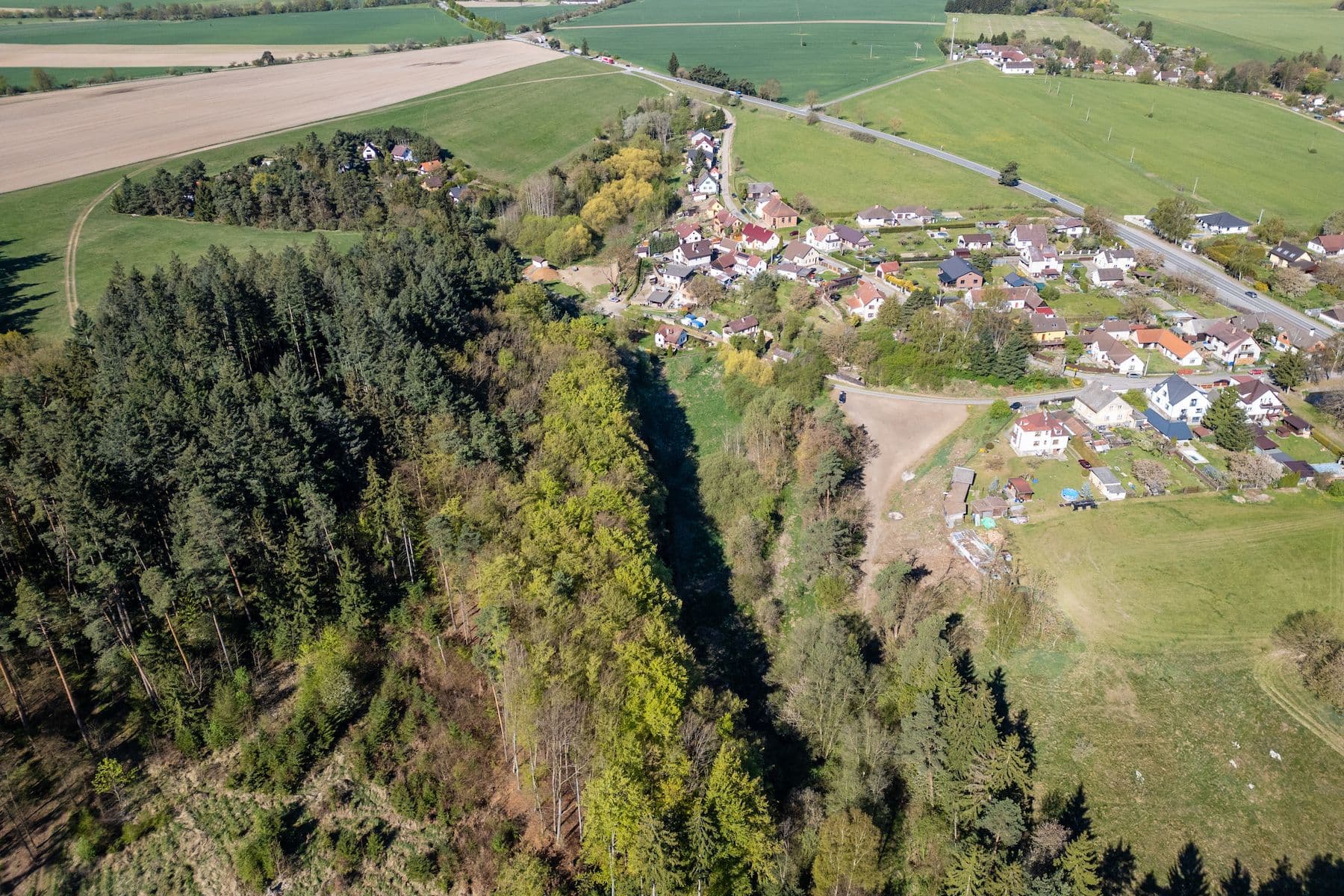 Prodej pozemku 4.684 m², Temešvár, Jihočeský kraj Prodej pozemku 4.684 m², Temešvár, Jihočeský kraj