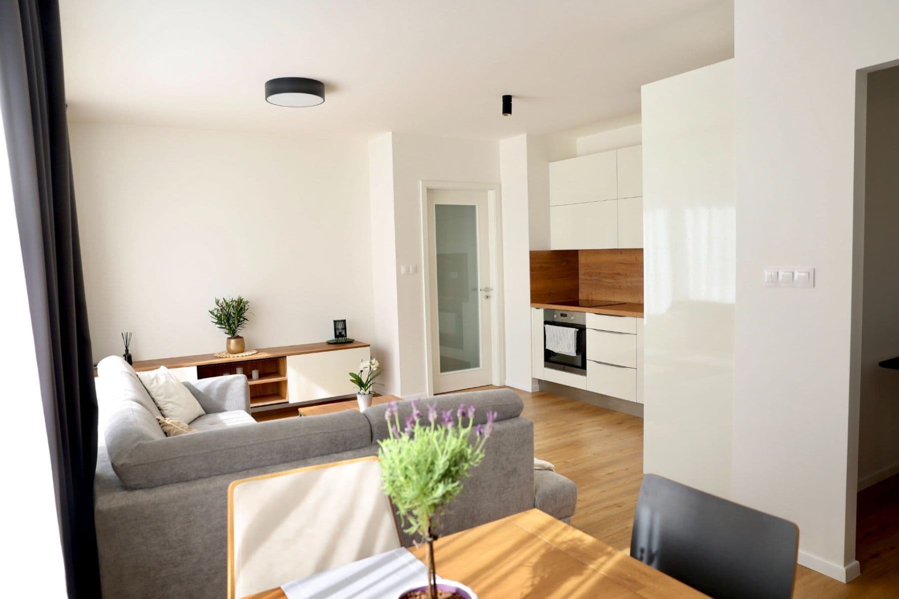 Pronájem bytu 2+kk 54 m², Karla Čapka, Unhošť, Středočeský kraj Pronájem bytu 2+kk 54 m², Karla Čapka, Unhošť, Středočeský kraj