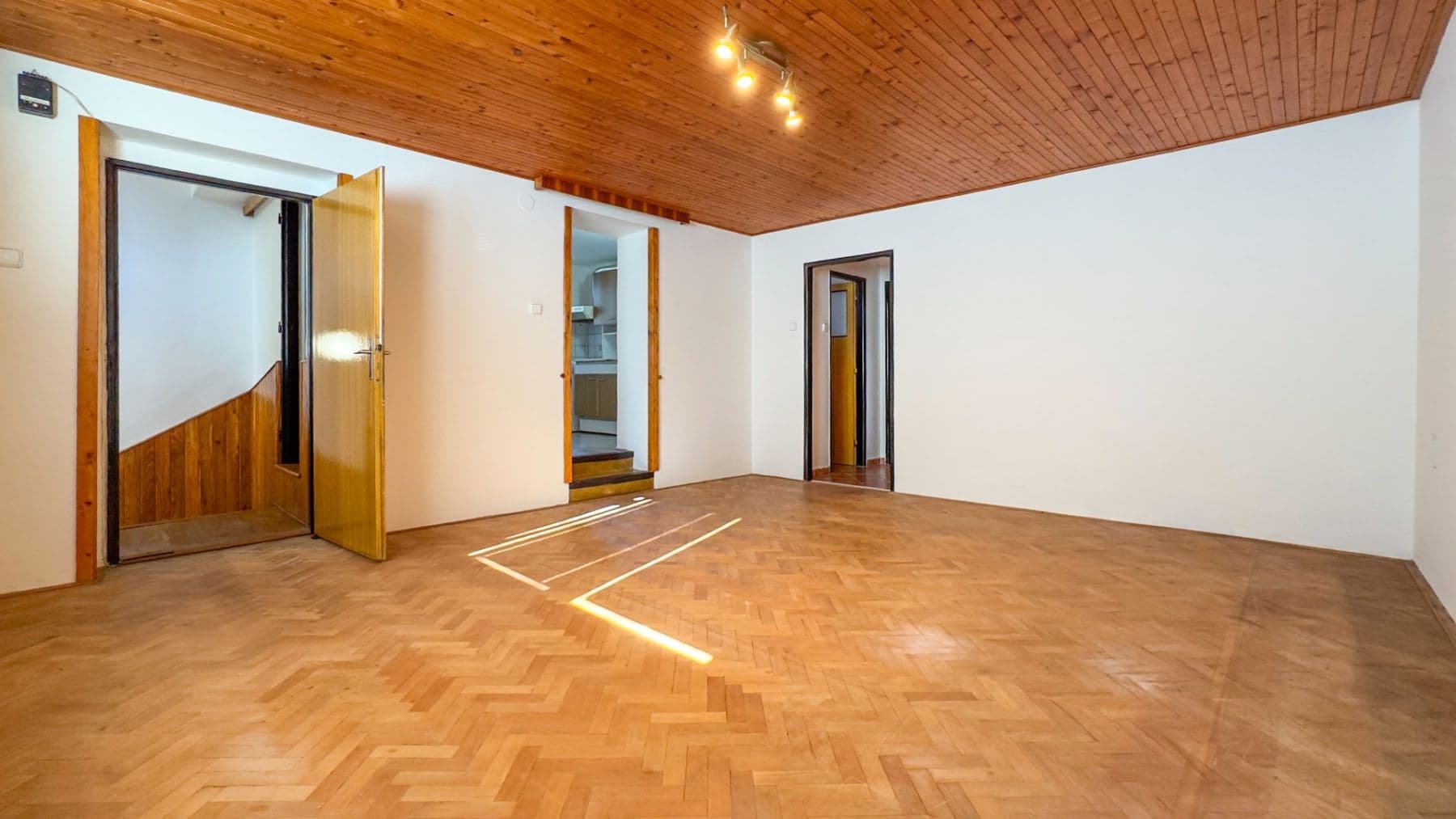 Prodej domu 247 m², pozemek 1.094 m², Friedova, Pelhřimov, Kraj Vysočina Prodej domu 247 m², pozemek 1.094 m², Friedova, Pelhřimov, Kraj Vysočina