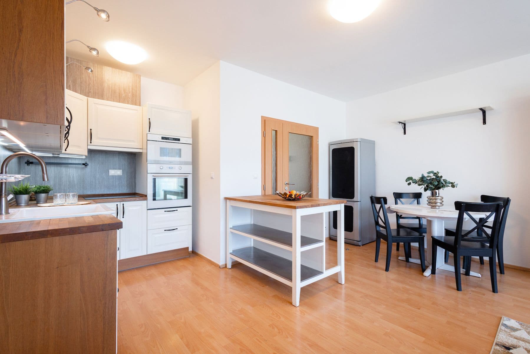 Prodej bytu 3+kk 78 m², Nepelova, Praha, Praha Prodej bytu 3+kk 78 m², Nepelova, Praha, Praha