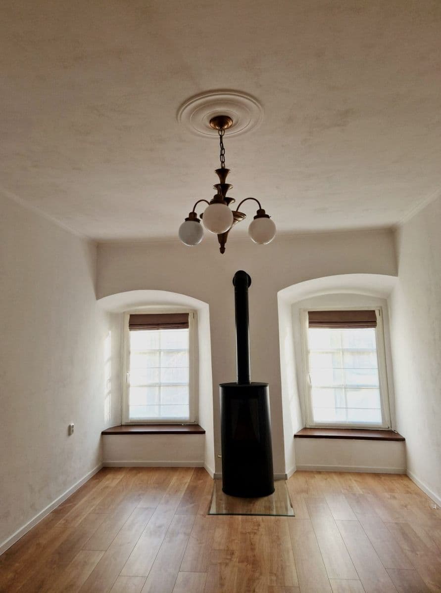 Pronájem bytu 1+1 34 m², Kosmákova, Jihlava, Kraj Vysočina Pronájem bytu 1+1 34 m², Kosmákova, Jihlava, Kraj Vysočina