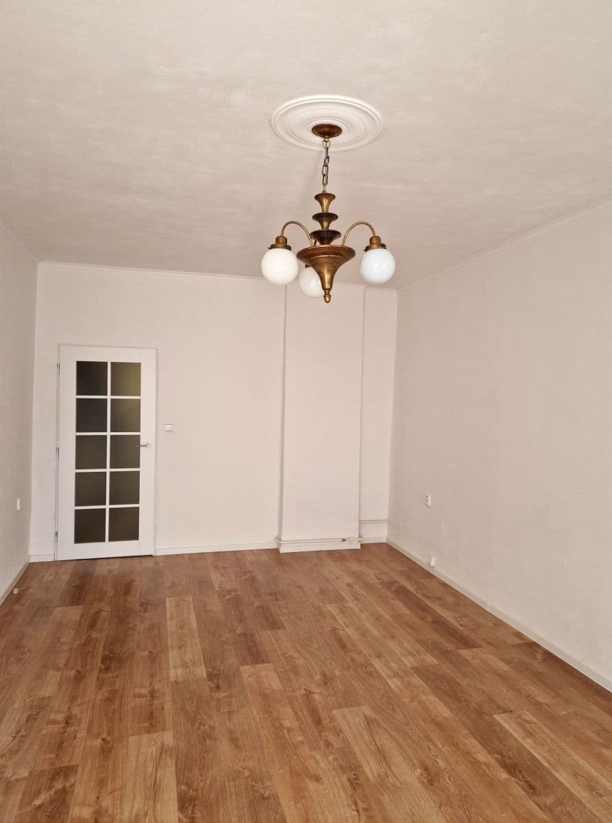 Pronájem bytu 1+1 34 m², Kosmákova, Jihlava, Kraj Vysočina Pronájem bytu 1+1 34 m², Kosmákova, Jihlava, Kraj Vysočina