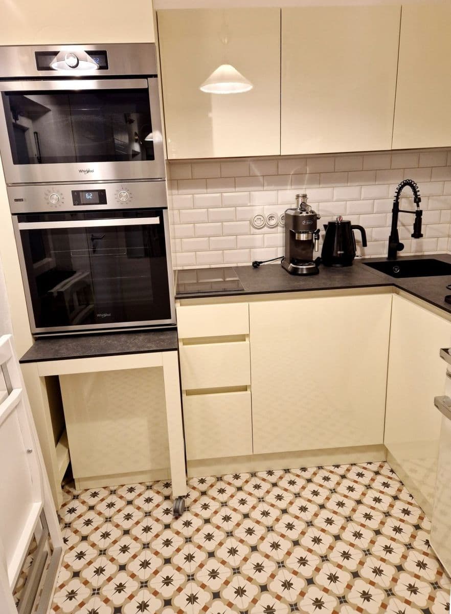 Pronájem bytu 1+1 34 m², Kosmákova, Jihlava, Kraj Vysočina Pronájem bytu 1+1 34 m², Kosmákova, Jihlava, Kraj Vysočina