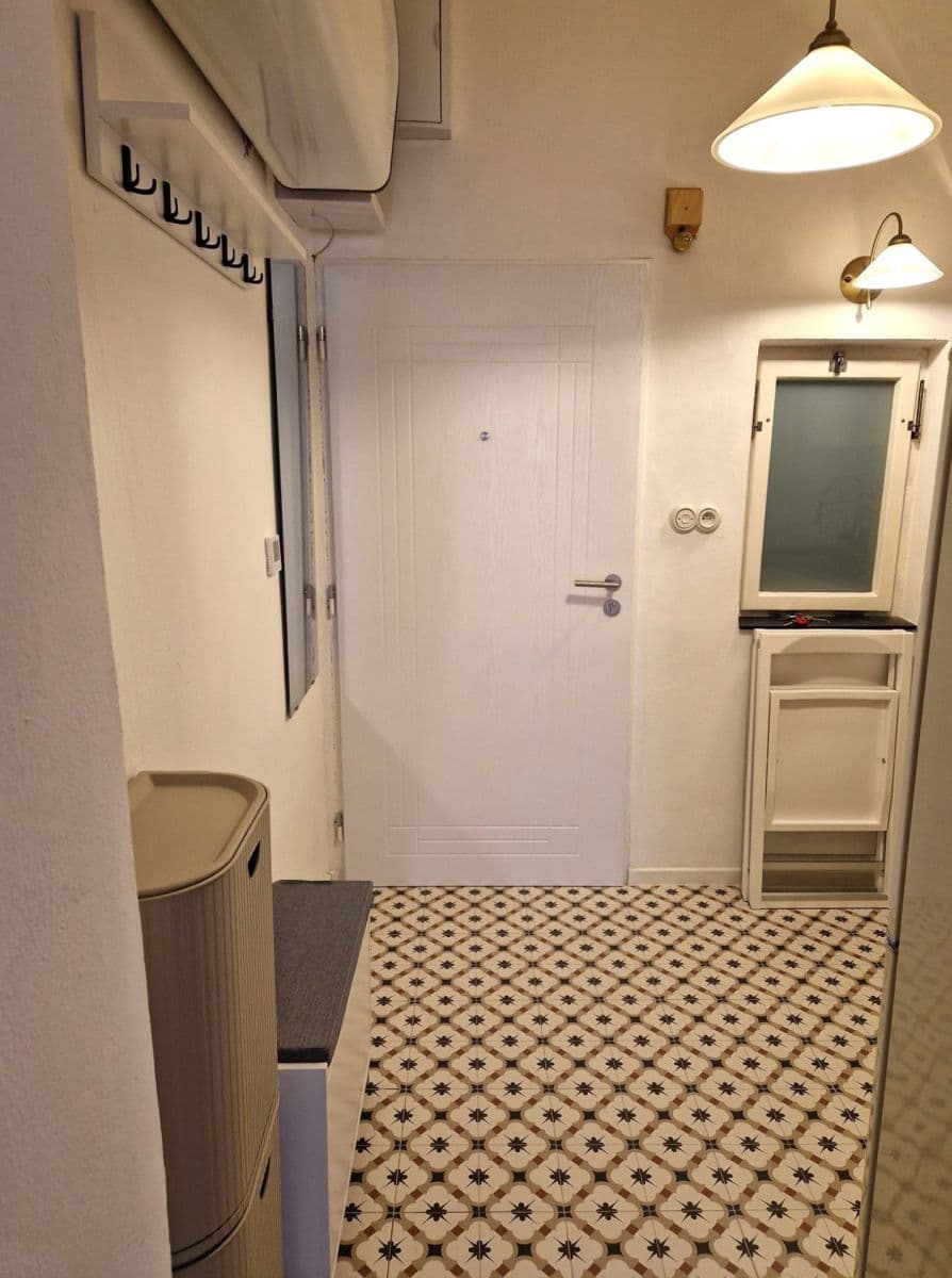 Pronájem bytu 1+1 34 m², Kosmákova, Jihlava, Kraj Vysočina Pronájem bytu 1+1 34 m², Kosmákova, Jihlava, Kraj Vysočina