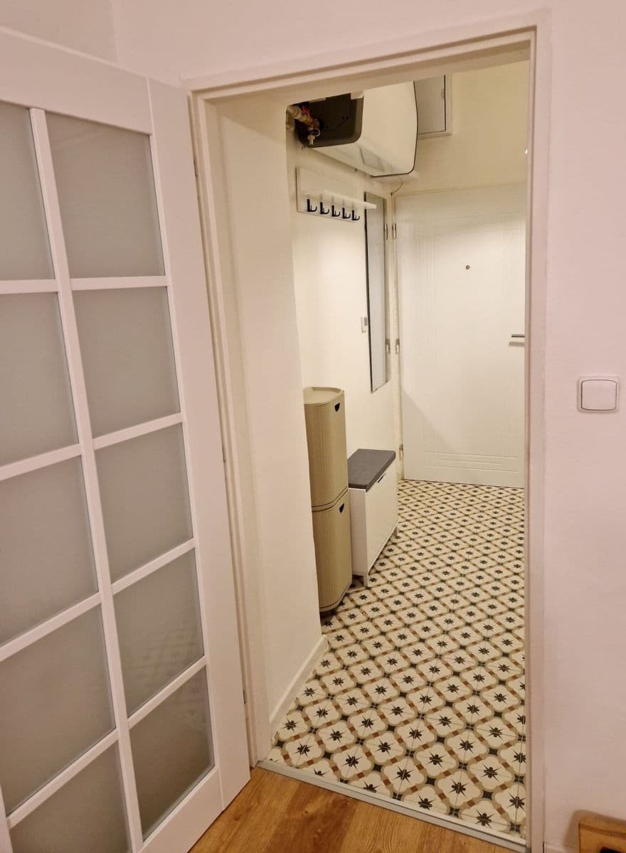 Pronájem bytu 1+1 34 m², Kosmákova, Jihlava, Kraj Vysočina Pronájem bytu 1+1 34 m², Kosmákova, Jihlava, Kraj Vysočina