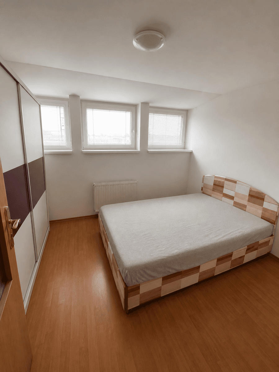 Pronájem bytu 2+kk 47 m², Unhošťská, Hostivice, Středočeský kraj Pronájem bytu 2+kk 47 m², Unhošťská, Hostivice, Středočeský kraj
