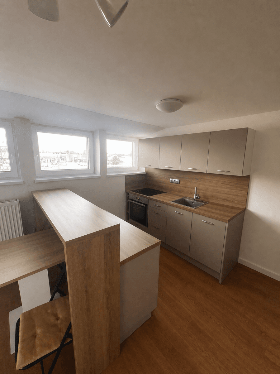 Pronájem bytu 2+kk 47 m², Unhošťská, Hostivice, Středočeský kraj Pronájem bytu 2+kk 47 m², Unhošťská, Hostivice, Středočeský kraj