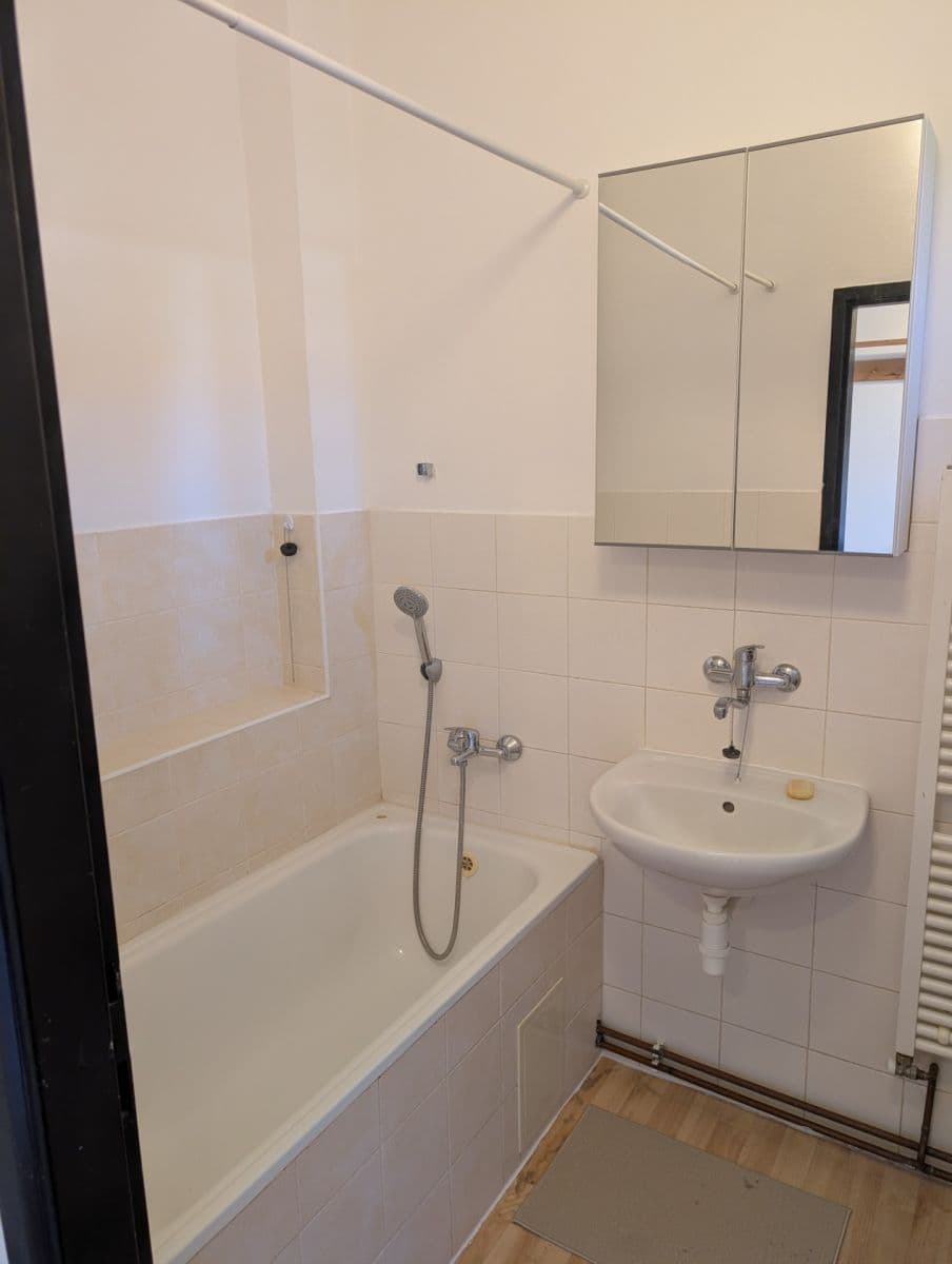 Pronájem bytu 2+kk 42 m², Humpolecká, Praha, Praha Pronájem bytu 2+kk 42 m², Humpolecká, Praha, Praha
