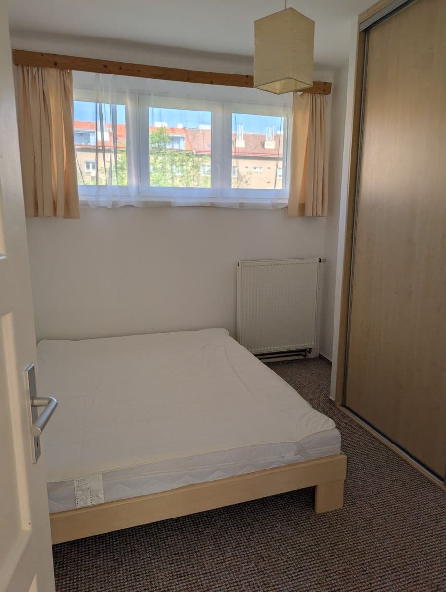Pronájem bytu 2+kk 42 m², Humpolecká, Praha, Praha Pronájem bytu 2+kk 42 m², Humpolecká, Praha, Praha