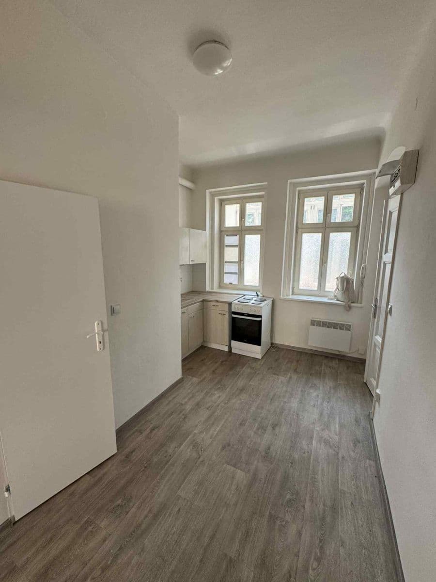 Pronájem bytu 1+1 28 m², Husitská, Praha, Praha Pronájem bytu 1+1 28 m², Husitská, Praha, Praha
